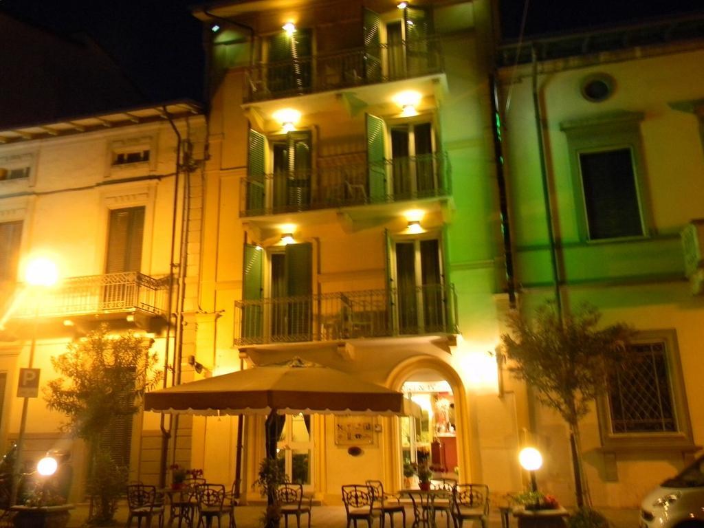 Hotel Villa Adriana ヴィアレッジョ エクステリア 写真